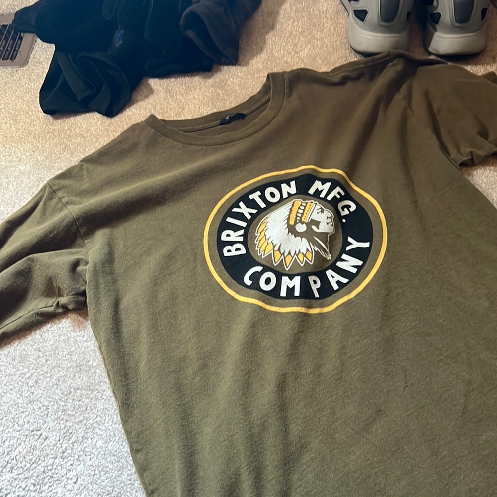 Short sleeve mens size L Brixton Tee